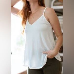 Carly Jean tank EUC size medium flowy super soft cami